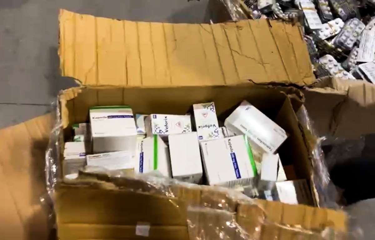 Azerbaijani customs prevent illegal import of large batch of medicines (PHOTO)