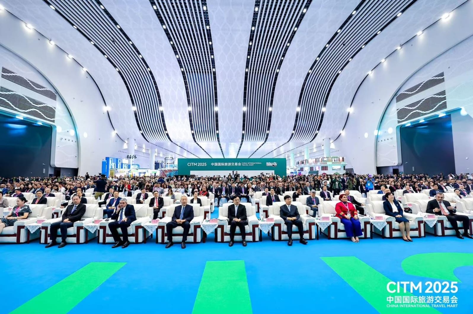 Azerbaijan and China discuss development of tourism relations (PHOTO)