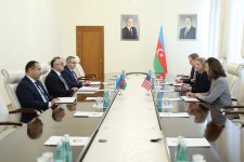 Azerbaijan's Health Ministry hosts meeting with U.S. Chargé d'Affairs (PHOTO)