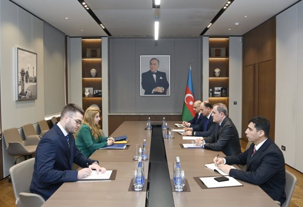 Azerbaijani FM meets with newly appointed Greek ambassador (PHOTO)