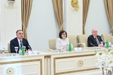 Azerbaijani Parliament speaker meets with Turkish VP