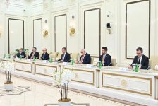 Azerbaijani Parliament speaker meets with Turkish VP