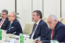 Azerbaijani Parliament speaker meets with Turkish VP