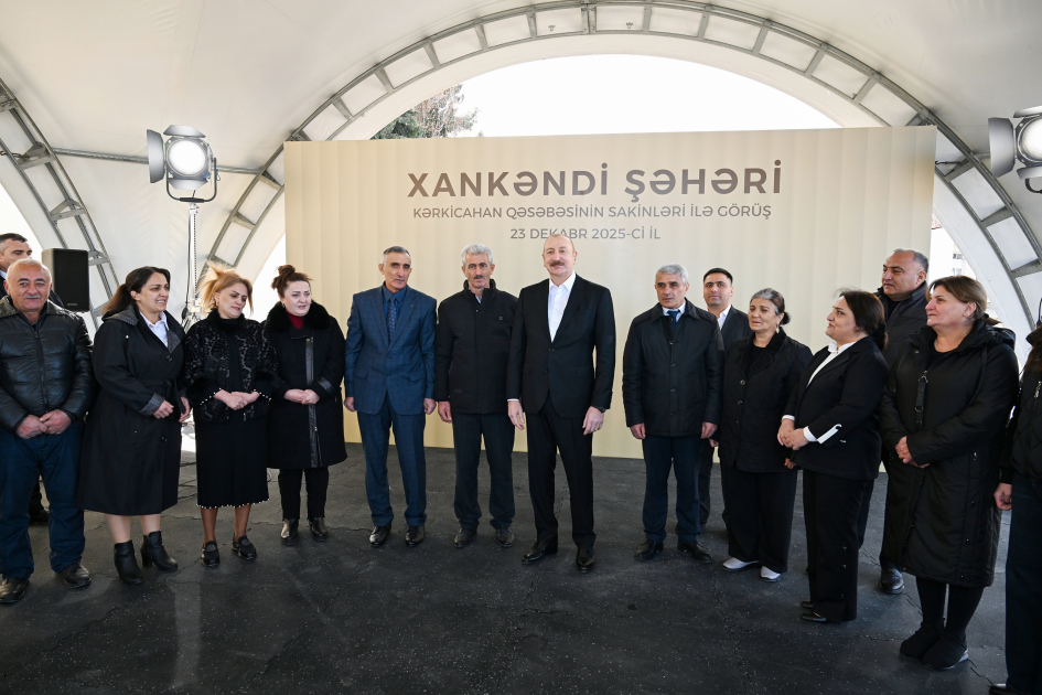 President Ilham Aliyev meets with residents relocated to Karkijahan settlement (PHOTO/VIDEO)