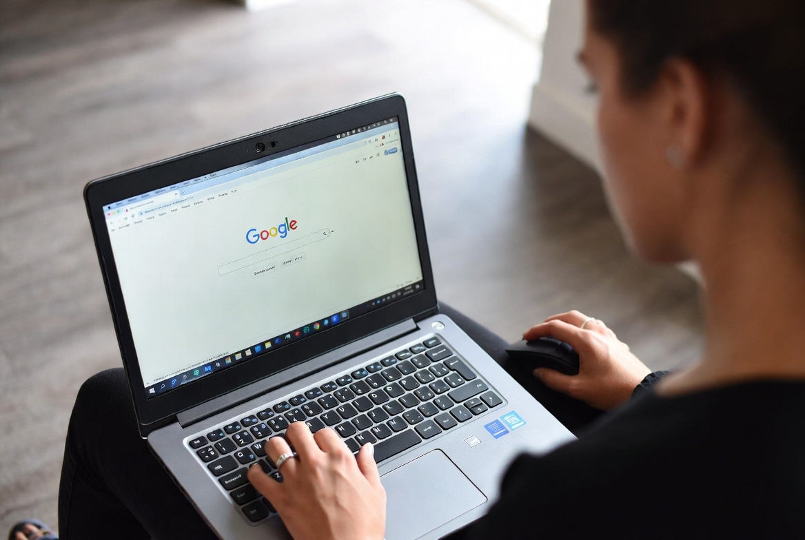 Azerbaijan lifts veil on Google's market share among search engines
