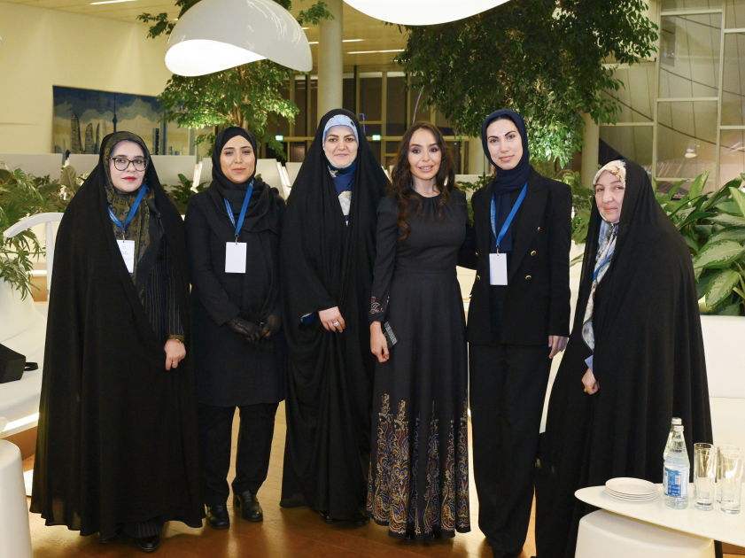 VP of Heydar Aliyev Foundation Leyla Aliyeva and Iranian President's daughter Zahra Pezeshkian visit exhibition "My Seas, My Oceans" (PHOTO)