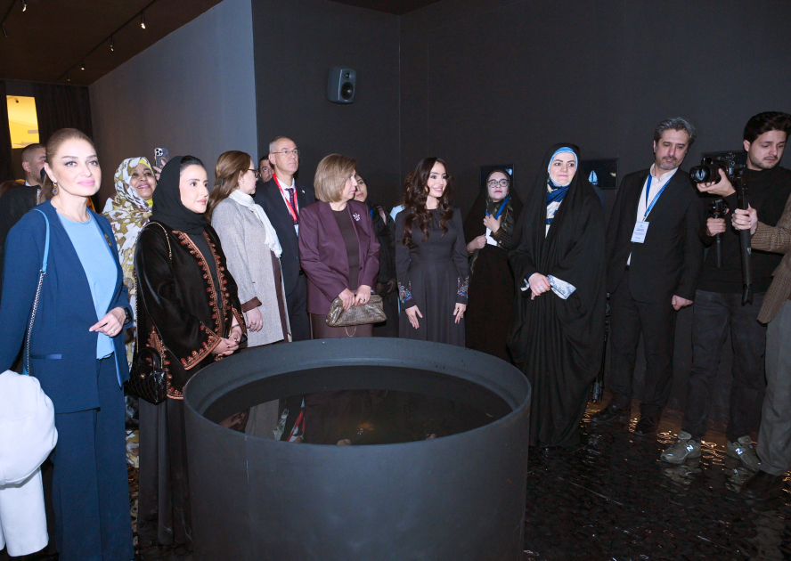 VP of Heydar Aliyev Foundation Leyla Aliyeva and Iranian President's daughter Zahra Pezeshkian visit exhibition "My Seas, My Oceans" (PHOTO)