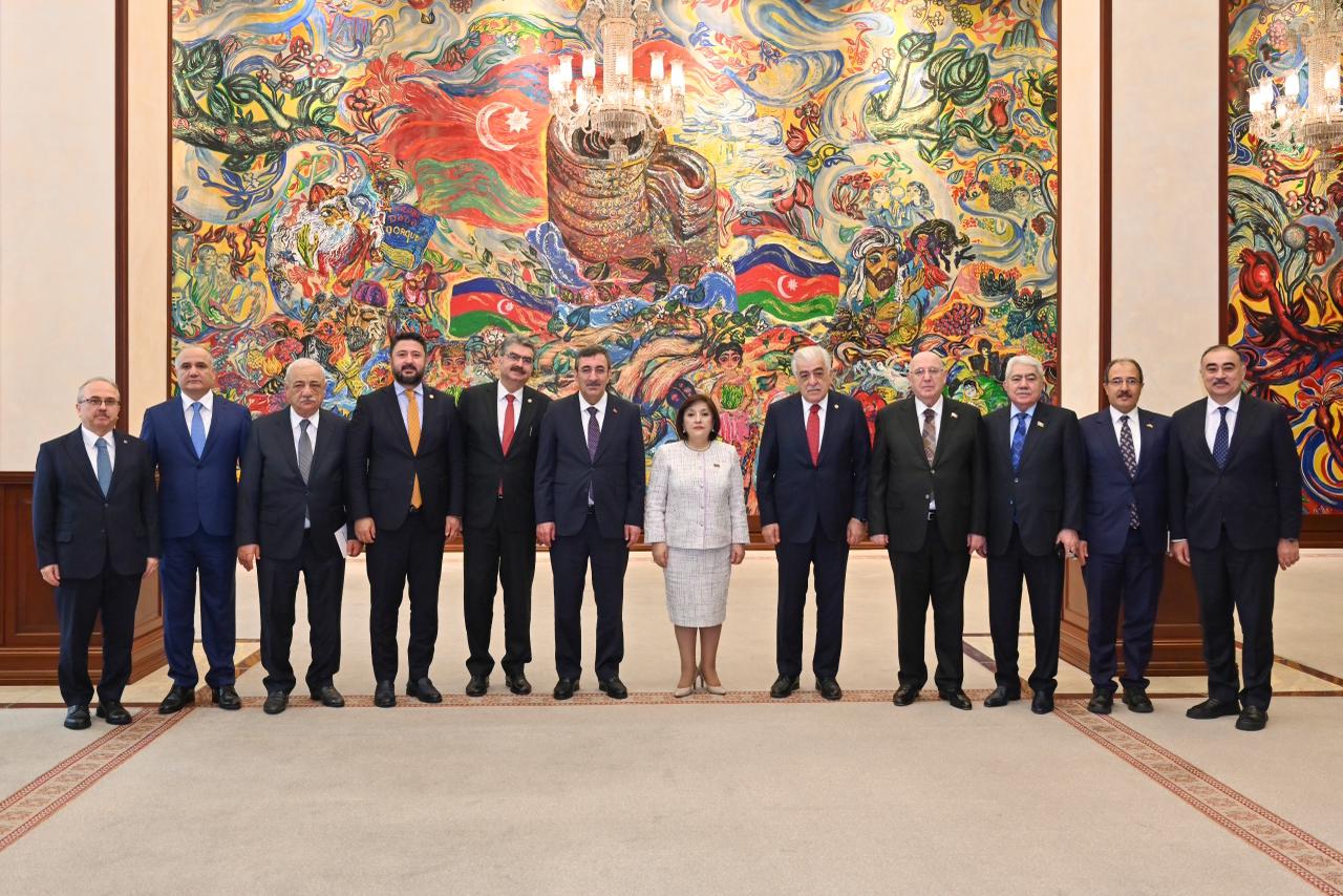 Azerbaijani Parliament speaker meets with Turkish VP