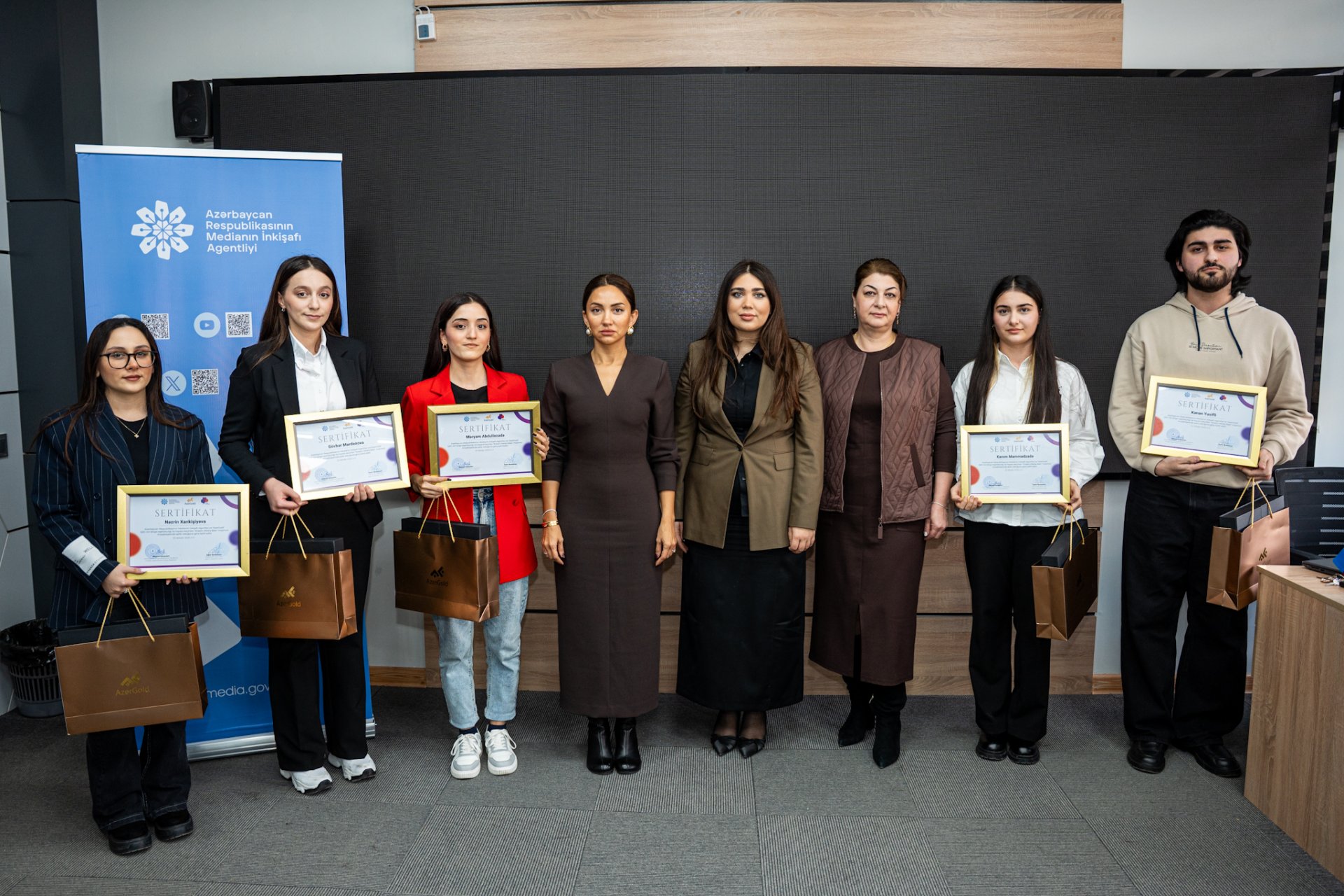 'Creative Media - Baku' presents awards to content competition winners (PHOTO)