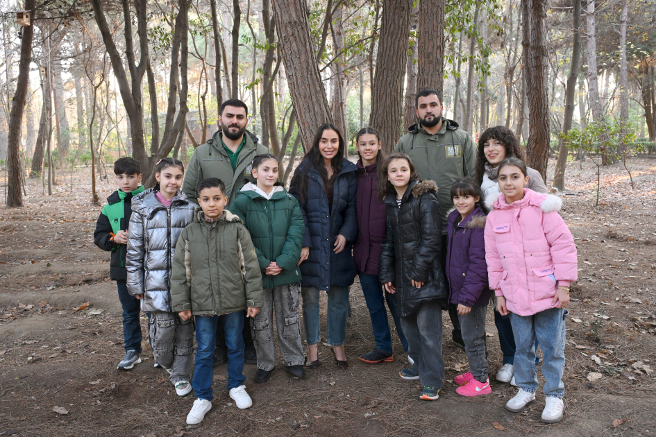 VP of Heydar Aliyev Foundation Leyla Aliyeva attends festivity for children at Central Botanical Garden (PHOTO)