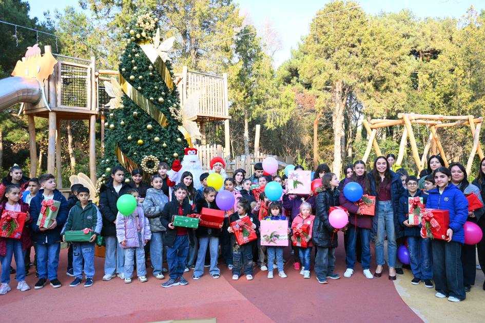 VP of Heydar Aliyev Foundation Leyla Aliyeva attends festivity for children at Central Botanical Garden (PHOTO)