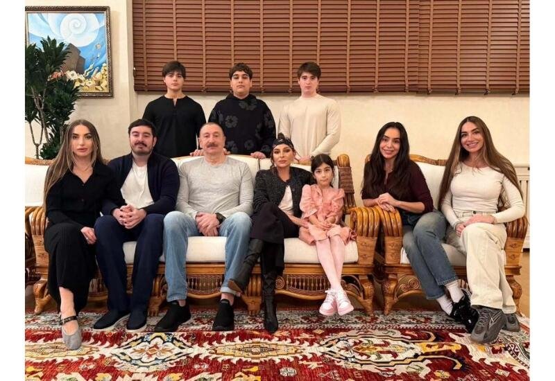 President Ilham Aliyev celebrates birthday with his family (PHOTO)