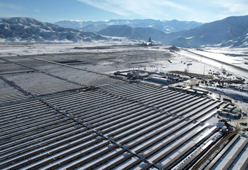 Tajikistan, Wuhan Building Material Industry discuss 500 MW solar plant project