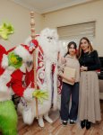 VP of Heydar Aliyev Foundation Leyla Aliyeva, Arzu Aliyeva, and Alena Aliyeva share holiday joy with children at “Clean World” shelter (PHOTO)