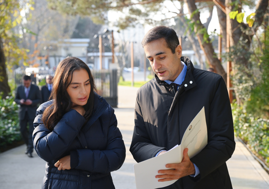 VP of Heydar Aliyev Foundation Leyla Aliyeva attends festivity for children at Central Botanical Garden (PHOTO)