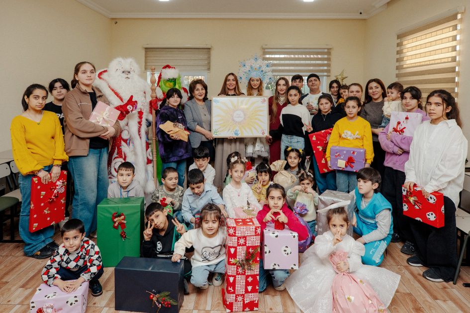 VP of Heydar Aliyev Foundation Leyla Aliyeva, Arzu Aliyeva, and Alena Aliyeva share holiday joy with children at “Clean World” shelter (PHOTO)