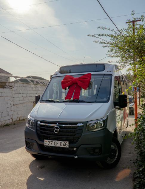 VP of Heydar Aliyev Foundation Leyla Aliyeva, Arzu Aliyeva, and Alena Aliyeva share holiday joy with children at “Clean World” shelter (PHOTO)
