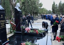 Azerbaijani officials honor fallen AZAL crew on anniversary of Aktau plane crash (PHOTO)