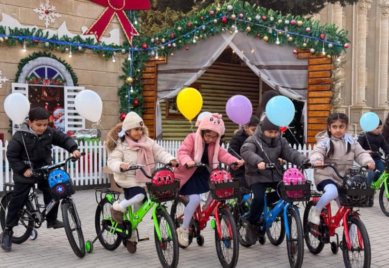 Initiated by Heydar Aliyev Foundation VP Leyla Aliyeva, New Year celebrations for children organized in Yevlakh (PHOTO)