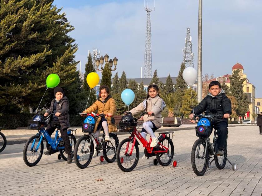 Initiated by Heydar Aliyev Foundation VP Leyla Aliyeva, New Year celebrations for children organized in Yevlakh (PHOTO)
