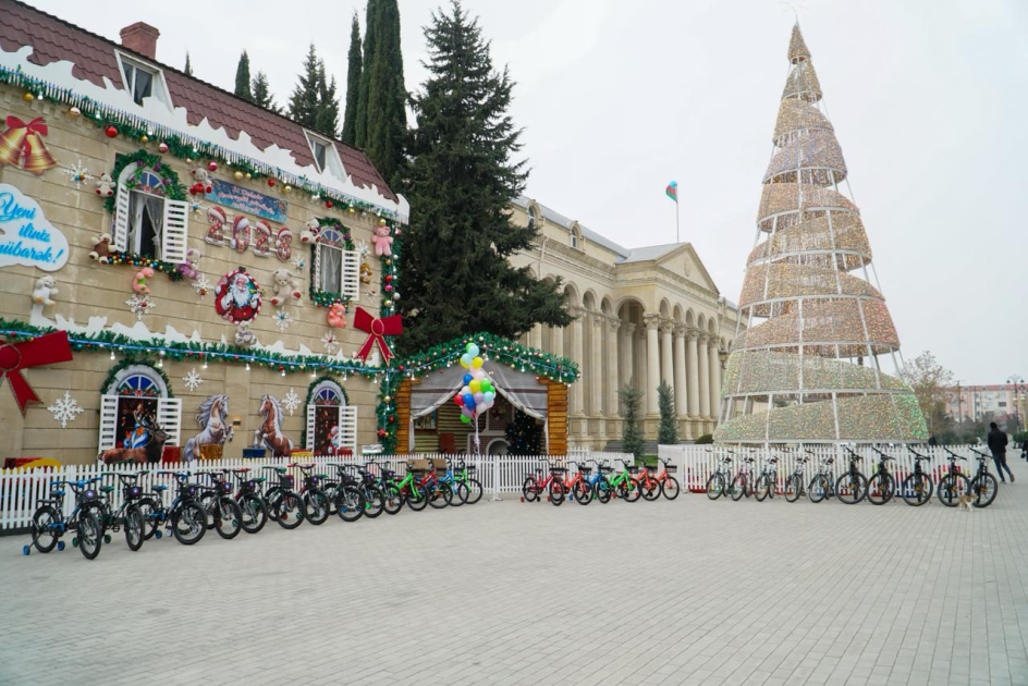 Initiated by Heydar Aliyev Foundation VP Leyla Aliyeva, New Year celebrations for children organized in Yevlakh (PHOTO)