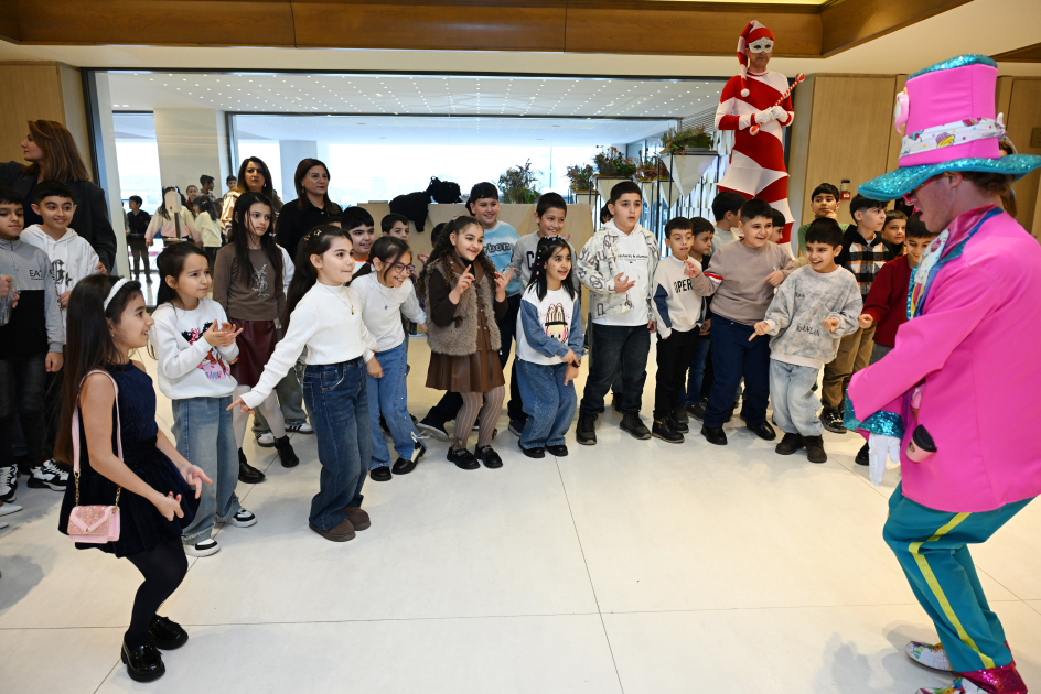 Heydar Aliyev Foundation VP Leyla Aliyeva, Arzu Aliyeva, and Alena Aliyeva attend festive celebration for children (PHOTO)