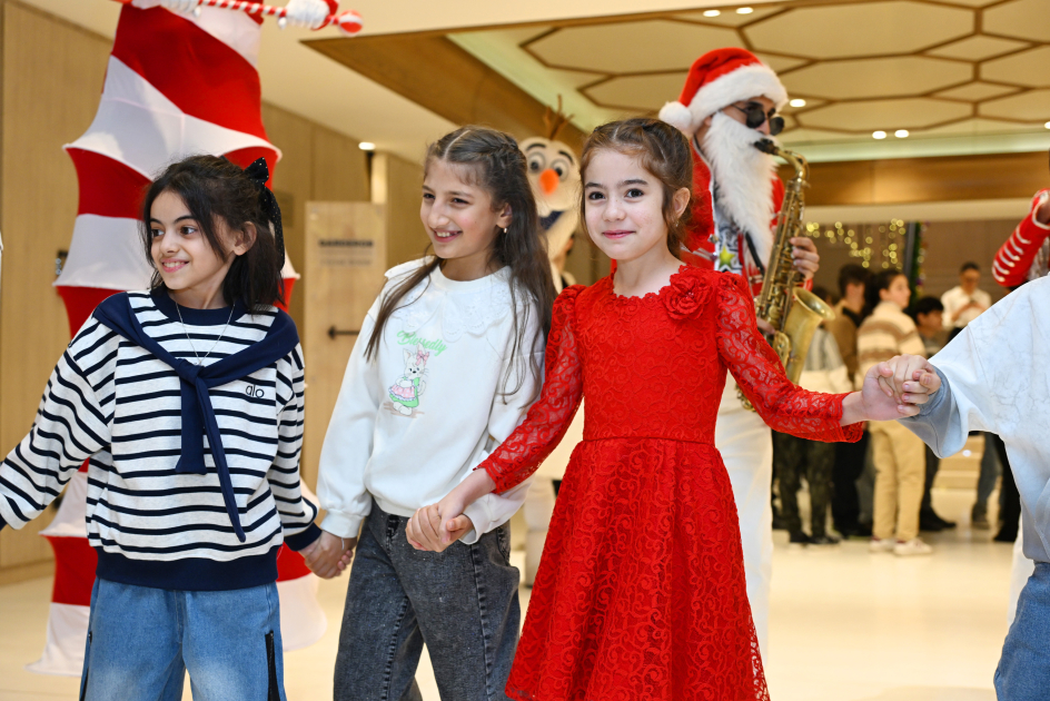 Heydar Aliyev Foundation VP Leyla Aliyeva, Arzu Aliyeva, and Alena Aliyeva attend festive celebration for children (PHOTO)