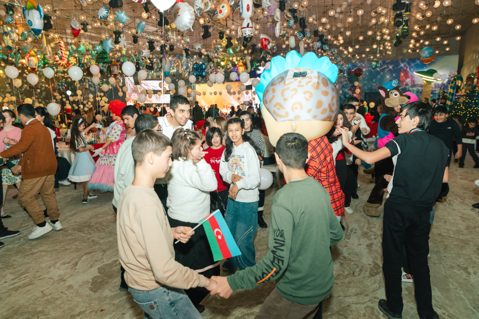 Heydar Aliyev Foundation VP Leyla Aliyeva, Arzu Aliyeva, and Alena Aliyeva attend festive celebration for children (PHOTO)