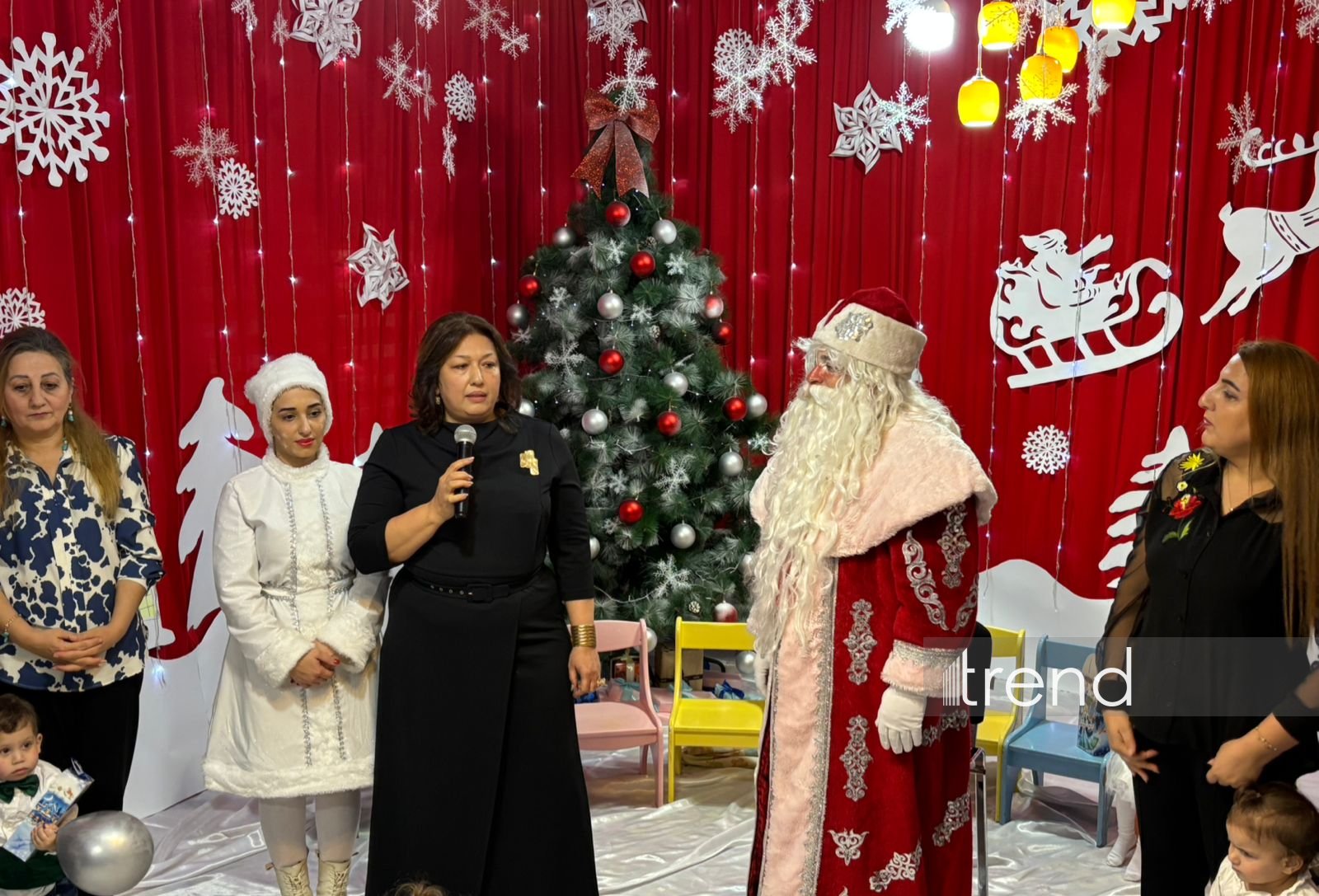 Azerbaijan’s Baku orphanage hosts New Year celebration (PHOTO)