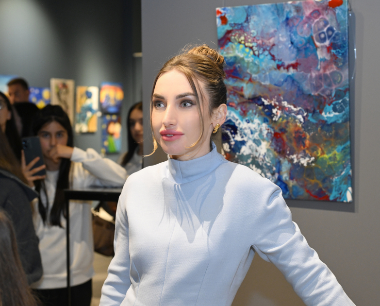 Head of Baku Media Center Arzu Aliyeva and Alena Aliyeva attend “10 Years Lived in Colors” exhibition (PHOTO)