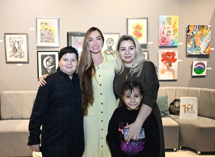 Head of Baku Media Center Arzu Aliyeva and Alena Aliyeva attend “10 Years Lived in Colors” exhibition (PHOTO)