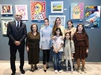 Head of Baku Media Center Arzu Aliyeva and Alena Aliyeva attend “10 Years Lived in Colors” exhibition (PHOTO)