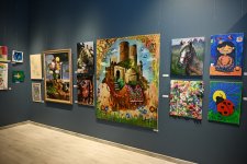 Head of Baku Media Center Arzu Aliyeva and Alena Aliyeva attend “10 Years Lived in Colors” exhibition (PHOTO)