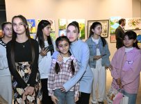 Head of Baku Media Center Arzu Aliyeva and Alena Aliyeva attend “10 Years Lived in Colors” exhibition (PHOTO)