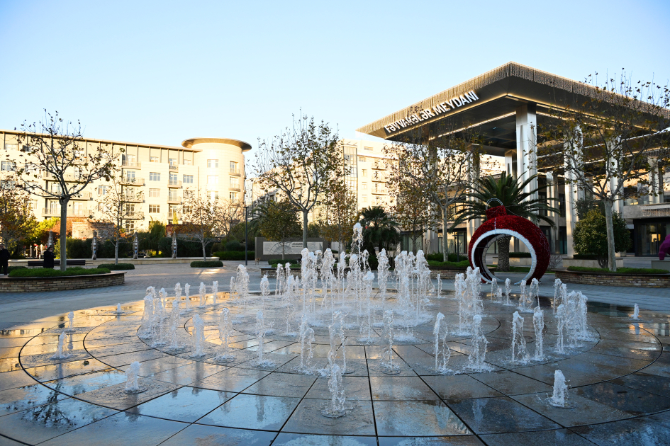 President Ilham Aliyev, First Lady Mehriban Aliyeva visit Baku White City (PHOTO)