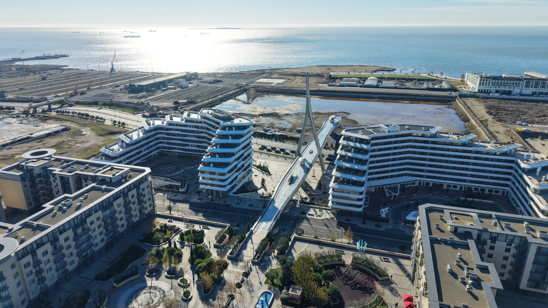 President Ilham Aliyev, First Lady Mehriban Aliyeva visit Baku White City (PHOTO)