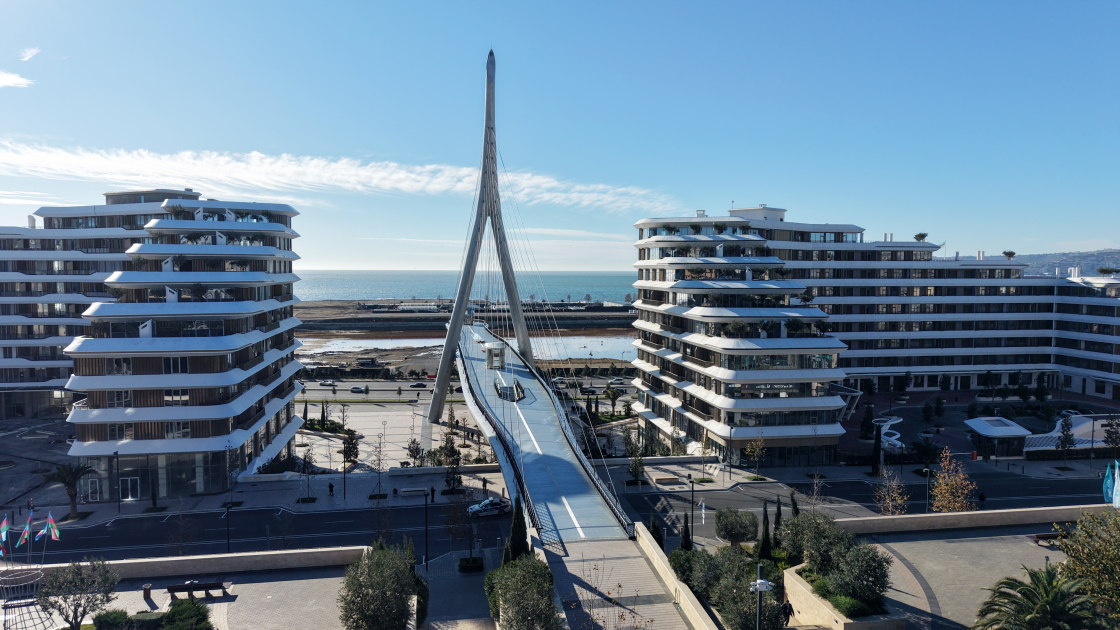 President Ilham Aliyev, First Lady Mehriban Aliyeva visit Baku White City (PHOTO)