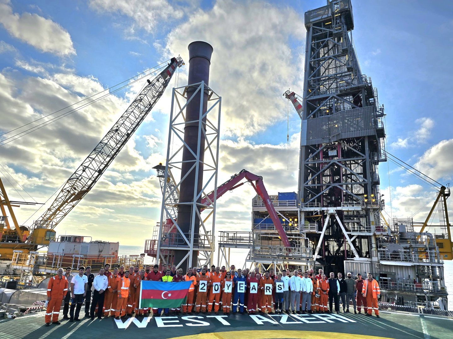 bp reveals volume of production from West Azeri platform (PHOTO)