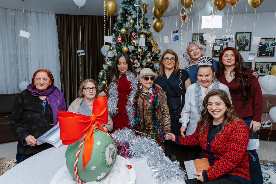 Heydar Aliyev Foundation VP Leyla Aliyeva, Head of Baku Media Center Arzu Aliyeva attend festive event at social services facility for elderly people (PHOTO)