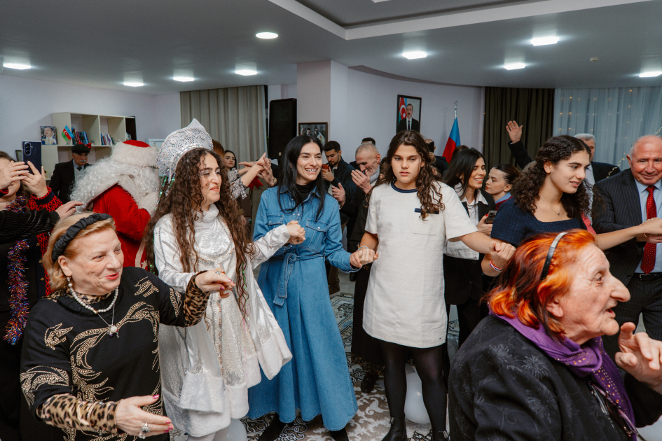 Heydar Aliyev Foundation VP Leyla Aliyeva, Head of Baku Media Center Arzu Aliyeva attend festive event at social services facility for elderly people (PHOTO)