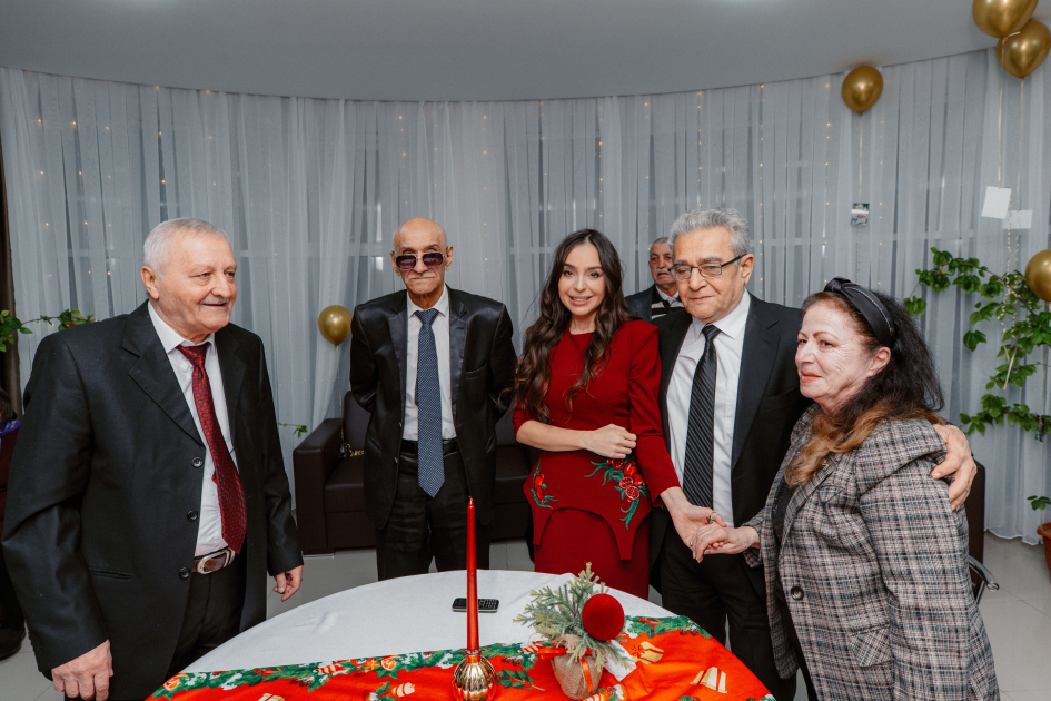Heydar Aliyev Foundation VP Leyla Aliyeva, Head of Baku Media Center Arzu Aliyeva attend festive event at social services facility for elderly people (PHOTO)