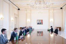 President Ilham Aliyev receives U.S. delegation (PHOTO/VIDEO)