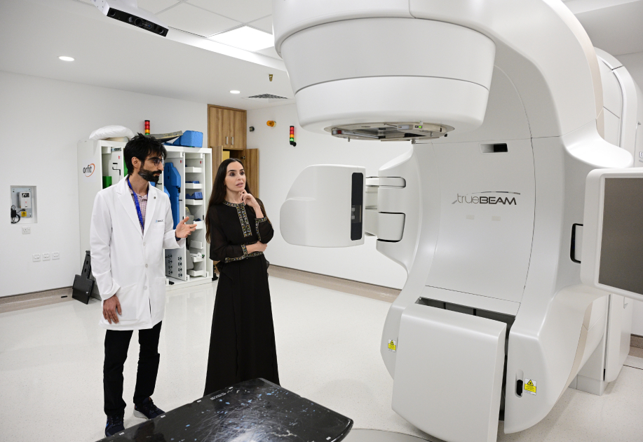 Heydar Aliyev Foundation VP Leyla Aliyeva visits Sultan Qaboos Comprehensive Cancer Care and Research Center in Muscat (PHOTO)
