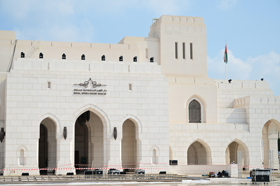 Heydar Aliyev Foundation VP Leyla Aliyeva visits Royal Opera House in Muscat (PHOTO)