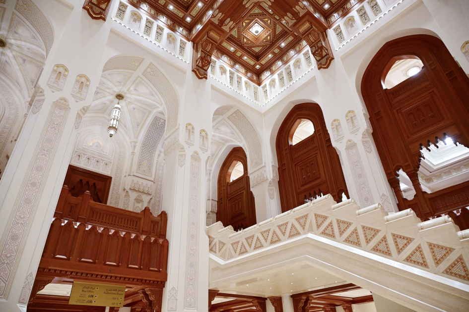 Heydar Aliyev Foundation VP Leyla Aliyeva visits Royal Opera House in Muscat (PHOTO)