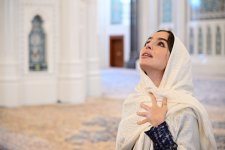 Heydar Aliyev Foundation VP Leyla Aliyeva visits Sultan Qaboos Grand Mosque in Muscat (PHOTO)
