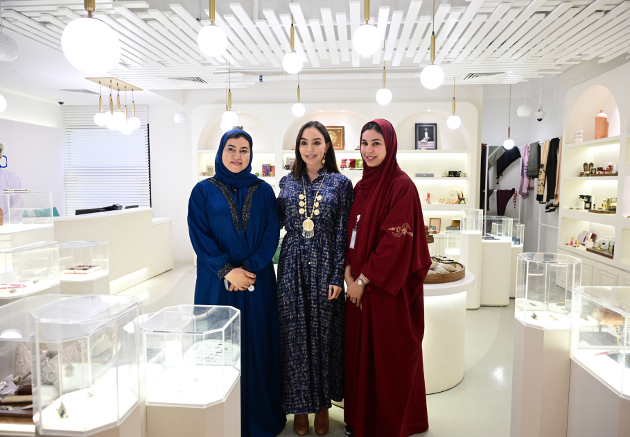 Heydar Aliyev Foundation VP Leyla Aliyeva meets with Chairperson of Small and Medium Enterprises Development Authority of Oman in Muscat (PHOTO)