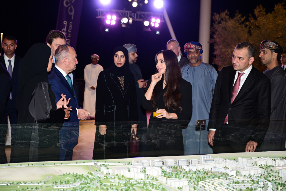 Heydar Aliyev Foundation VP Leyla Aliyeva familiarizes with projects implemented by Oman Tourism Development Company in Muscat (PHOTO)
