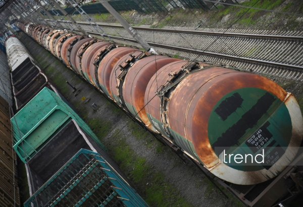 Kazakhstan's сrude oil exports surge by 7.2% amid decline in trade in 2025