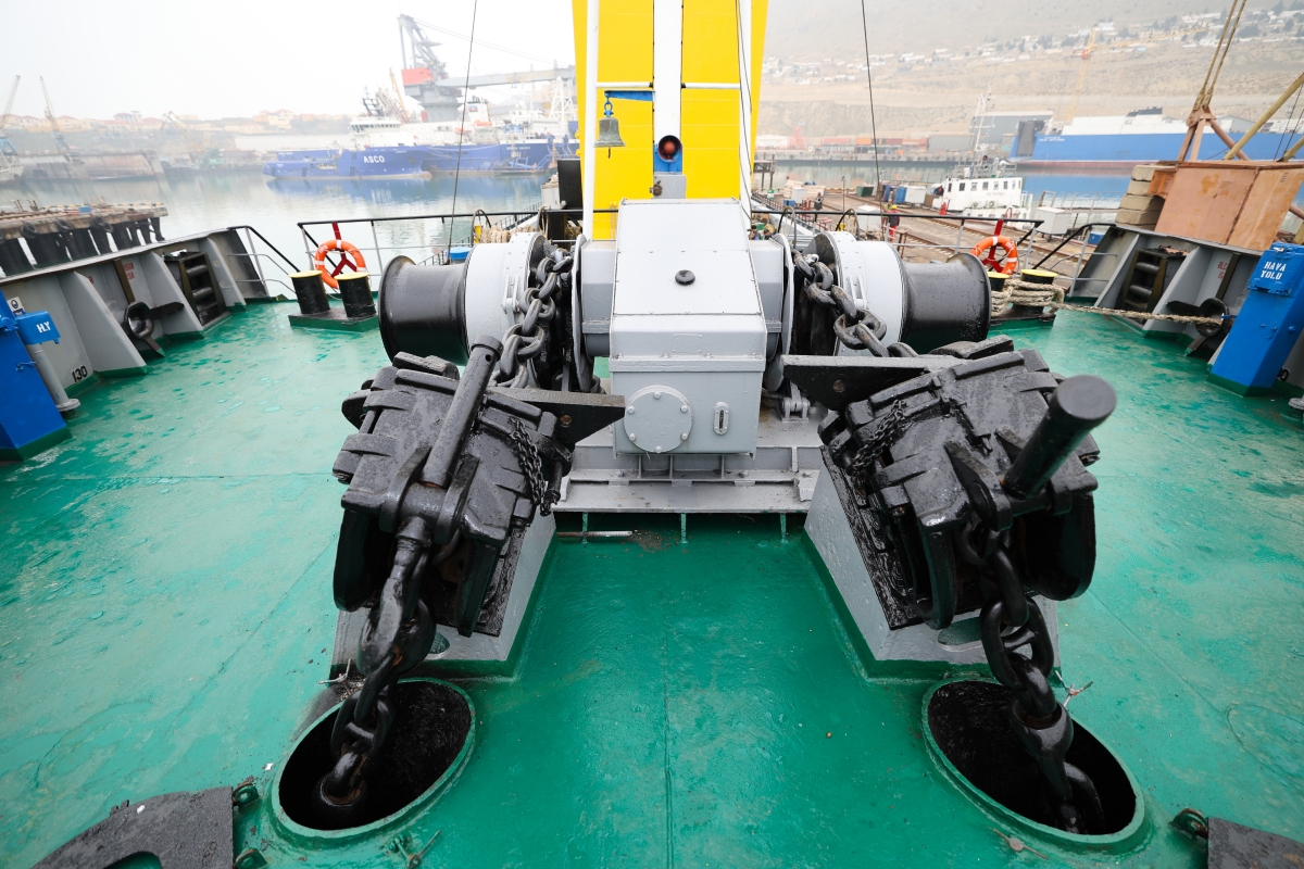 Azerbaijani ASCO's crane vessel Shirvan undergoes major repairs (PHOTO)